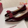 デザイナーバレエシューズフラットVara Bow Loafers Feragamosityドレスシューズ