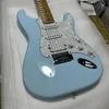 S T GUITAR BODY VIT PEARL PICKGUARD SKY BLÅ FÄRG MAPLE FINGERBOARD 6 STRINGS GUITARRA Gratis frakt Electric Guitar