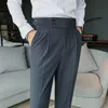 Diseño Hombres Pantalones de cintura alta Sólido Inglaterra Negocios Casual Traje Pantalones Cinturón Cintura Rectos Slim Fit Bottoms Ropa 240123