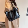 Sacs de soirée 2024 Tendance de la mode Sac pour femme Rétro Polyvalent Épaule Urban Beauty Sac à main haut de gamme et fourre-tout exquis