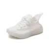 Вязаная сетчатая спортивная обувь дышащая черная не скользящая детская кокосовая обувь мягкие солиды для мальчиков Девочная обувь детская 2024 детские детские детские ботинки размером 21-35