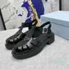 Scarpe eleganti Sandali da spiaggia da donna Designer Sexy Cintura incrociata cava Tacchi alti Sandali con plateau stile britannico per la festa serale