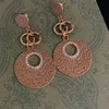 Cercle de lettre de créateur de luxe suspendu boucles d'oreilles de style classique, bijoux haut de gamme et de haute qualité, cadeaux de fête, de mariage et de mariée