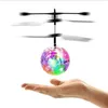 LED-Licht fliegende leuchtende Kugel RC Kinder fliegende Kugel Anti-Stress-Drohne Hubschrauber Infrarot-Induktionsflugzeug Fernbedienung Spielzeug Geschenke