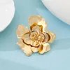 Broschen Koreanische Mode Gold Farbe Metall Große Blume Brosche Für Frauen Zarte Vintage Weiblichen Zubehör Schmuck Geschenke