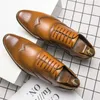 Klänningskor TAN Tjock Bottom Men's Formal Luxury Heels Söta stövlar Man Sneakers Sport Tenisse Specialerbjudanden äkta märke