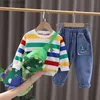 Ensembles de vêtements Printemps et automne bébé dessin animé dinosaure costume à manches longues garçon rayé haut T-shirt jeans décontracté deux pièces simple pull sportsw