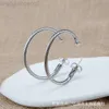 Boucles d'oreilles avec anneau de câble moyen du créateur David Yuman Jewelry, fil de bouton Pop