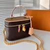 Makyaj çantası tasarımcı çanta 3 boyutunda vintage güzel BB Vanity Luxury Womens Tasarımcı Kezleri Çanta Yıkama Koruma Çantaları Erkek Cüzdan Deri Tuvalet Omuz Debriyaj Kozmetik Çanta