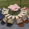 Sandálias clássicas de fivela de metal em forma de T gestes resistentes a desgaste da senhora designers pretos de praia Slides planos de moda Flip-flops Sandal 35-42