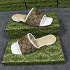 Sandálias clássicas de fivela de metal em forma de T gestes resistentes a desgaste da senhora designers pretos de praia Slides planos de moda Flip-flops Sandal 35-42