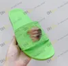 Flat Flip Flops Designer Clipper Rubber Brand Clipper عارضات مضاد للانزلاق والنساء النعال الصيف الجديد في الهواء الطلق منزل عارض