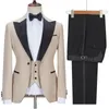 Abiti da uomo Abito da uomo d'affari 3 pezzi Giacca Gilet Pantaloni Colletto con visiera nero Un bottone Groomsmen Blazer Smoking da sposa Prom Costume Homme