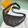 Cow Horn Hobo Shoulder Bag Chest Pack Women Handväska armhålväskor Vanlig högkvalitativ inre fickkoppling Cowhide läder blixtlås med öppen damväska