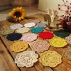 Bordmattor Retro virkade kustunderlägg Mat 10 cm Rund handgjorda mori doilies Cup Pad Shooting Props Flower Lampshade 12pcs grossist