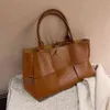 2024 Luxur Designer Handväska Kvinnor stor tygväska mode helt nya kvinnliga läder axel totes väskor
