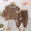 2024 Nuovo completo per bambini Trendy 3D Cardigan a maniche lunghe Set da ragazzo in due pezzi Set da ragazzo alla moda