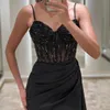 Schwarze, wunderschöne Abendkleider, Illusion-Spaghetti-Träger, Perlen-Abendkleider, elegantes, hoch geschlitztes, sexy Ballkleid, formelles Kleid, Dinner-Party, Roter Teppich-Outfit, NE009