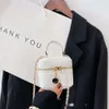 Dzieci torebki księżniczki Mini łańcuch crossbody torba dla dziewcząt moda haft haftowy rodzic-dziecko jedno ramię w torbie kubełkowe dla dzieci swobodny portfel f925