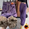 Cappotto di lana spessa da donna fodera in lana isolante esterna pantaloni da jogging harem pantaloni sportivi coreani in peluche moda invernale legati in vita 240130