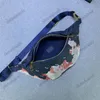 Kadın Çantaları M23905 Erkekler Keşif Bumbag PM Bahar 2024 Özellikler Moda Klasik Ağartılmış Denim Koyu Mavi Tuval Daha Çakmak Gösterileri Yanmış Metal Parçalar Kemer M43644