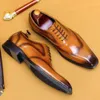 Italien Wing-Tip Brogue Style Oxford Mens klänning Business äkta läder svartbrun spetsar upp bröllop formella skor för män