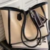 2024 Classic Felicie Pochette kedjor axelpåsar mode detalj läderkoppling crossbody handväskor kvinnor bärbara klaffdesigner plånböcker M44813/61276