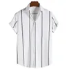 メンズハワイアンシャツの夏のストライププリントトップトップTシャツファッショナブルなカジュアルソーシャルシャツラペルボタン特大のメンズ衣類240130