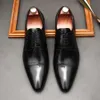 Scarpe da uomo autunnali formali fatte a mano con punta Oxford Business stile europeo stringate in vera pelle con punta a punta per uomo