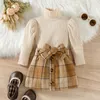 Set di abbigliamento 1-5 anni Set di vestiti autunnali per ragazze per bambini Manica lunga per bambini Collo alto Top in maglia a costine Gonna scozzese con cintura Abiti moda per bambini