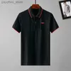 Polos para hombres 2022 Diseñador para hombre Polos de negocios básicos Camiseta Moda Francia Marca Camisetas para hombre Brazaletes bordados Letra Insignias Polo Camisa Pantalones cortos Q240130