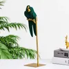 Nordiskt kreativt harts simulerade djur Lucky Parrot Bird Crafts Ornament Gold Modern Hem Desktop Decoration Figures Gift 240123