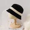 Berretti da donna Modelli primaverili Mostra viso piccolo Cappello a secchiello a tesa corta Alto senso Versatile Bacino Moda Tinta unita Velluto a coste