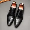 Fait à la main pour hommes Wingtip Oxford véritable cuir de veau richelieu robe classique affaires chaussures formelles pour hommes