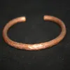 Armband hamrade antik verklig ren koppararmband för män handled kvinnor armband hand hantverk handgjorda smycken unisex gåva av fars mor