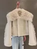 Giacca sintetica stile corto in pelliccia con risvolto ampio da donna con design unico e sensazione di fascia alta Autunno Inverno 2024