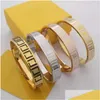 Bangle Europe America Top Designer Jewelry Lady Women Titanium Steel Black/White Emalid Grawed Letter 18K Złota Bransoletka 4 Drop Deliv Ot9he