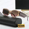 Designer eenvoudige zonnebrillen voor vrouwen mannen brede frame letters glazen 5 kleuren reisbril