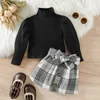 Set di abbigliamento 1-5 anni Set di vestiti autunnali per ragazze per bambini Manica lunga per bambini Collo alto Top in maglia a costine Gonna scozzese con cintura Abiti moda per bambini