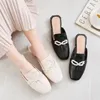 Sandali moda donna slip on ciabatte piatte scarpe coreane carino outdoor perla mezze pantofole Baotou sandali punta quadrata 2024