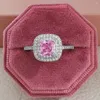 Cluster-Ringe Damen-Ring im Prinzessin-Schliff, silberfarben, rosa Labordiamant, Kristall, größenverstellbar, Öffnung, Verlobung, Hochzeit, Schmuck