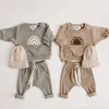 Moda çocuk giysileri set toddler erkek bebek kız desen rahat üstler çocuk gevşek pantolon 2 adet tasarımcı giyim kıyafeti 240127