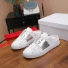 Scarpe da donna in argento bianco casual bianco Summer Sunny Mens Designer Run Shoe New Style Trainer in pelle per esterni Luxury Low Flat Sneaker Sneaker Walk Travel Platform