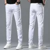 الجينز للرجال المصمم 2024 متجر جينز أبيض للرجال أزياء عرضية غير رسمية سراويل وسيم ضئيلة ATR2