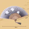 Decorative Figurines 1PC Flower Pattern Folding Bamboo Fan Silk Classical Hand Vintage Dance Fans Party Wedding Supplies Home Decoration