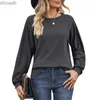 Herr t-shirts kvinnor Autumn Winter Trendy Hollow Elegant T-shirt Solid O Neck Loose Long Sleeve Tees Simple Casual Pullover Tunic Tops Y2K Ropa 240130