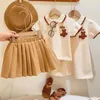 Sukienki dla dziewczynek 2024 Summer Korea Ubrania dla dzieci dla dziewczyn śliczna niedźwiedź koszulka plisowana 2-częściowa sukienka truskawkowa