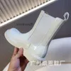 Bottes à semelle Botteega Venetas Cuir Designer Botega Véritable Femme Femme Automne Boot Chelsea Polyvalent 2023 Martin Blanc Court Épais LXUL