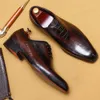 Haute qualité hommes Oxford chaussures noir marron en cuir véritable sculpture à lacets bureau d'affaires pointe pointue chaussure habillée pour hommes