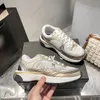 Chan C Women Luxury Sneakers高品質のレザーフラットトレーナーブラックメッシュレースアップカジュアルシューズアウトドアランナーシャンレトレーナーメンスポーツシューズサイズ34-42ボックス